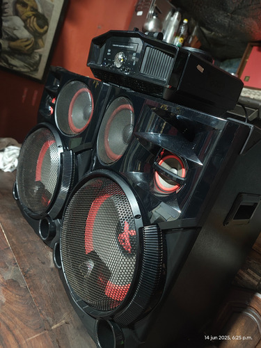 Minicomponente Lg Xboom Cm9960 Negro 4800 W (Usado)