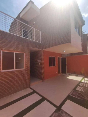 Townhouse En Alquiler El Castaño Maracay