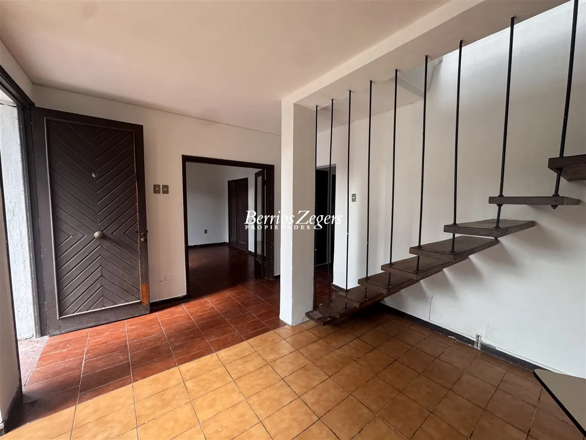 Imagen 1 de 20 de Casa En Venta De 5 Dorm. En Ñuñoa
