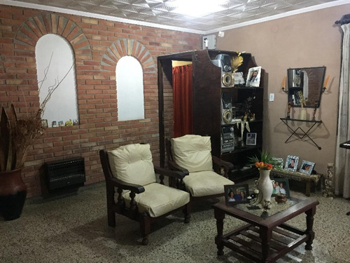 Imagen 2 de 13 de Casa En Venta A 1 Cuadra Av Felix Paz