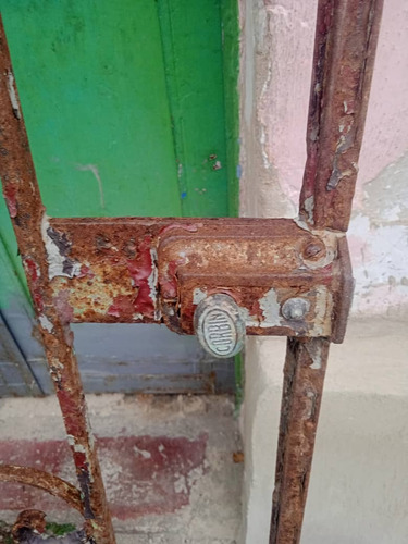 Puerta De Hierro Antigua Para Decorar O Restaurar (Usado)