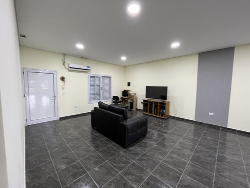 Vendo Casa Con 4 Habitaciones En Herrera, Entre Ríos.