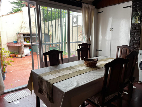 Venta Casa 4 Ambientes En Bernal