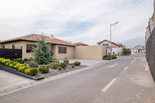 Condominio Los Robles: Hogar Ideal En Piedra Roja