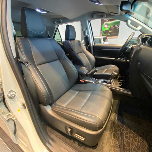 Imagem 12 de 15 de Toyota Sw4 2021 2.8 Tdi Srx 7l 4x4 Aut. 5p 204 Hp
