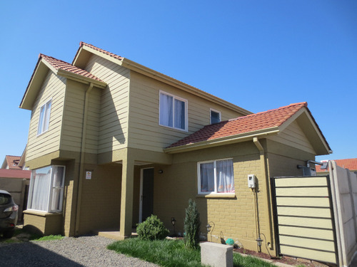 Bella Casa En Condominio Los Coihues Larapinta