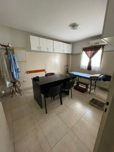 Imagen 13 de 30 de Centro Médico En Venta De Excelente Ubicación En Banfield Este