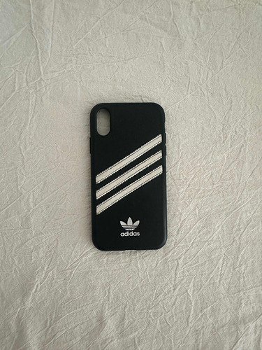 Funda iPhone XR adidas Original Traída De Usa - Como Nueva