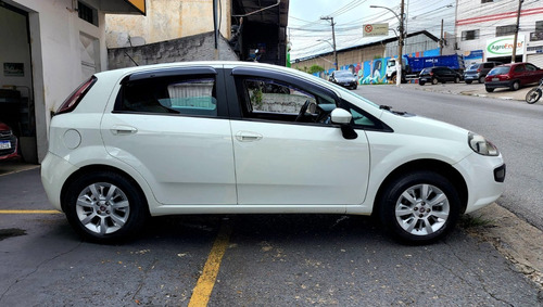 Imagem 9 de 13 de Fiat Punto Attractive 1.4 - Ano 2013 - Flex - Branco - Som
