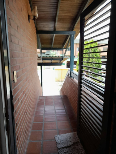 Imagen 6 de 27 de Townhouse En Urbanismo Privado La Mapora. Rodeado De Vegetación.