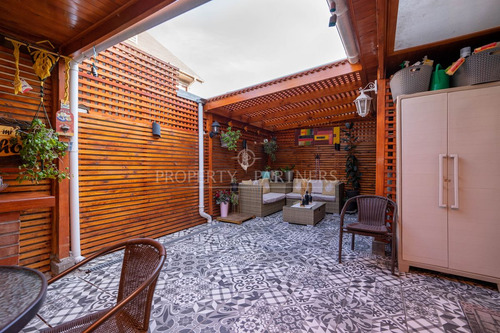Acogedora Casa En Sector Residencial De Ciudad Del...