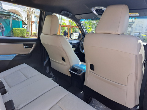 Toyota SW4 2.8 D-4D Turbo Diesel Diamond 7 Lugares 4x4