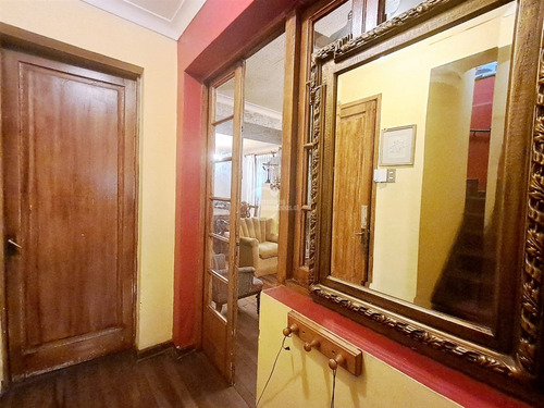 Casa En Venta De 5 Dorm. En Ñuñoa