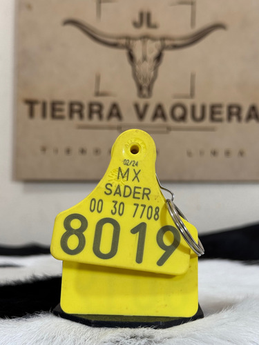Llavero Vaquero De Arete Amarillo Para Ganado Varios Modelos San Judas