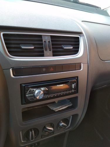 Imagem 6 de 12 de Volkswagen Fox