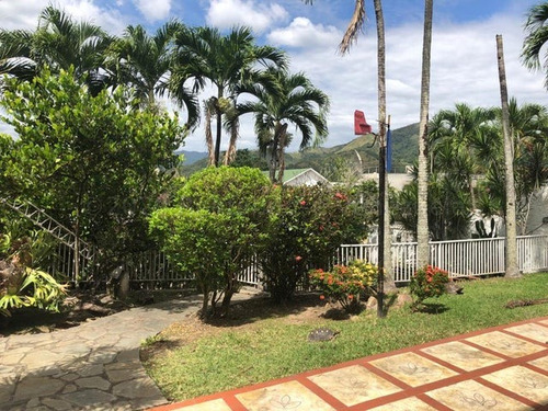 D.a Amplio Townhouse Con Anexo, Condominio Pequeño, Hermosa Piscina, Planta Total 100%, Agua Constante, Urb. Altos De Guataparo, Valencia Carabobo 22-14061