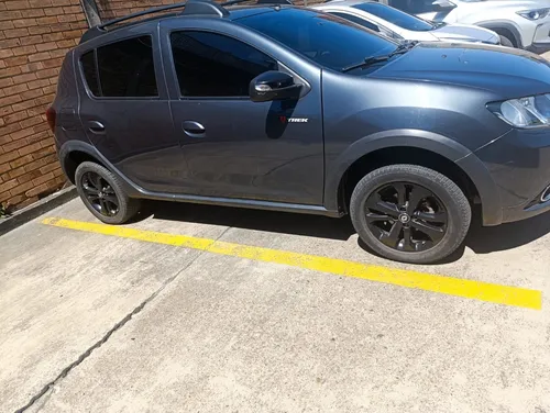 Renault Stepway 1.6 Intense Automática