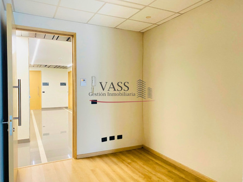 Vass Arrienda Oficina 23 M2 En Edificio Reitz El Salto, Viña