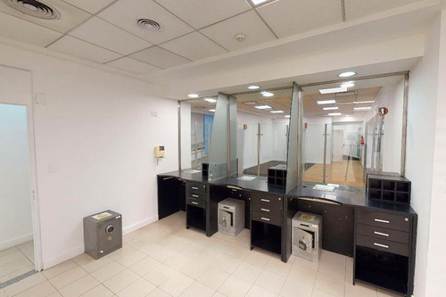 Imagen 19 de 30 de Excelente Local Comercial Desarrollado En Planta Baja Y Subsuelo.