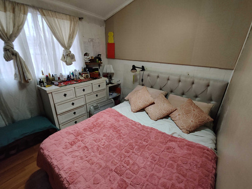 5 Dormitorios / 3 Baños (98369)