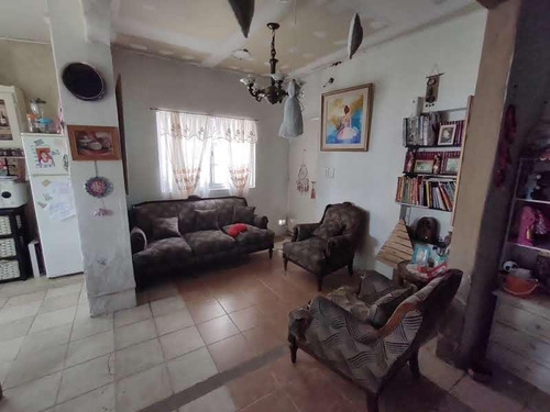 Imagen 5 de 9 de Casa En Venta, Italia 447, Belén De Escobar