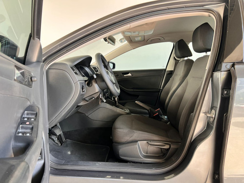 Volkswagen Jetta 2.0 Tiptronic At