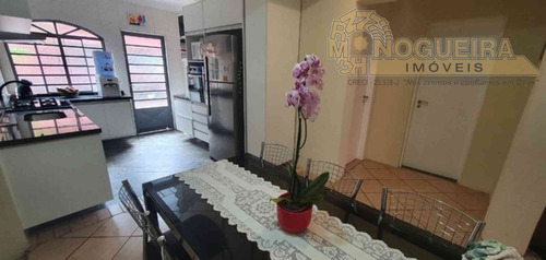 Imagem 7 de 12 de Casa Terrea 3 Dormitórios - Jardim Presidente Dutra - 4637