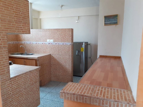 Imagen 16 de 17 de Av San Juan Vianney Resd Los Mangos Al Lado Delcolegio Fe Y Alegria Cod 135633 Vende Yackeline Tovar 04145831984