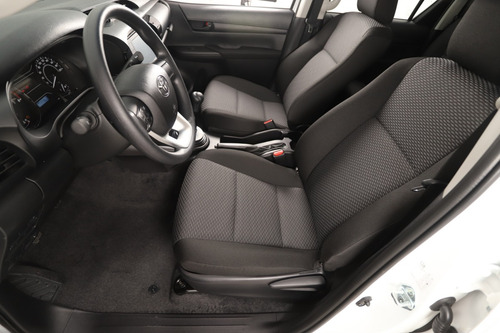 Imagen 9 de 25 de Toyota Hilux 4x4 Dc Dx 2.4 Tdi 6 Mt T.o