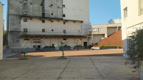 Imagen 11 de 12 de A Pasos De Av. Libertador, Mucha Luz Y Sol