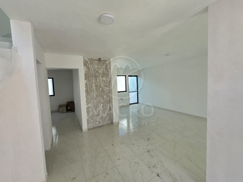 Casa En Venta En Col. Plan De Ayala Con Jardín Apta A Créditos