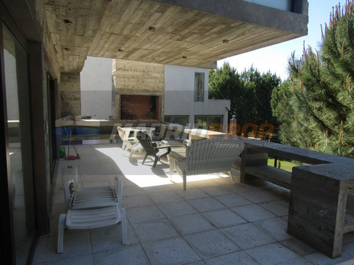 Imagen 4 de 14 de Casa En Tres Plantas,para 10p. Particular. Costa Esmeralda