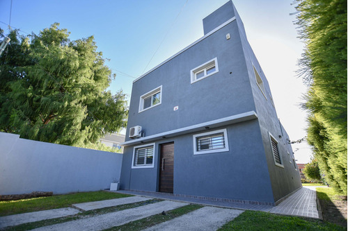 Casa En Venta La Plata 3 Dormitorios  Permuta 