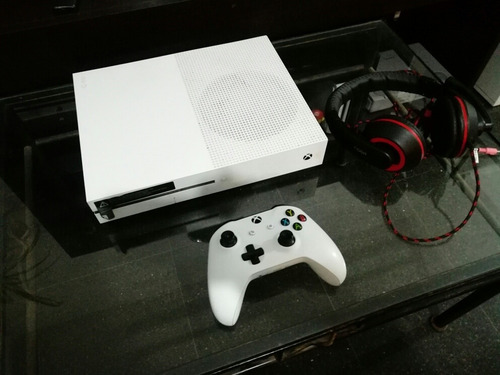 Xbox One S 500gb + 4 Juegos Digitales + Joystick + ,auris