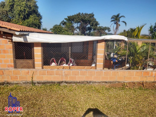 Chacara Em Bragança Paulista De 24mil M², Com Uma Excelente Localização, Toda Cercada, Pomar, Mata Nativa Com Riacho, Casa De Caseiro, Canil E Gatil - Ch00959 - 68997001