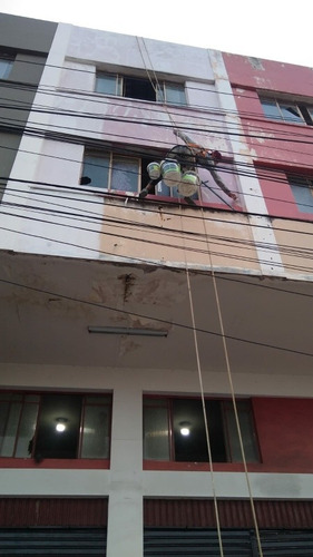 Imagem 1 de 5 de Serviços De Pintura Interno I Externo.