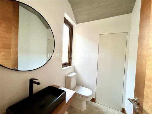 Casa En Venta De 4 Dorm. En Colina