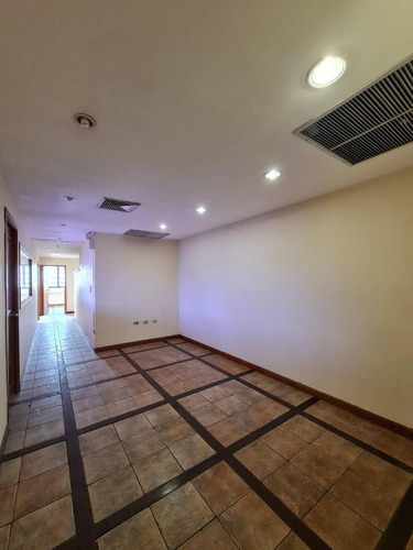 Imagen 9 de 9 de Oficina En Venta En Av Bolivar Liseth Varela 0414-4183728