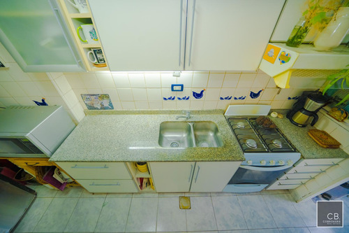 Departamento De 2 Ambientes De 53,73 M2. Piso Alto, Balcón. Cochera Fija. Apto Profesional. Flores