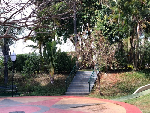 Imagem 25 de 30 de Sobrado No Condomínio Villagio Bologna, 100m², 3 Dormitórios, 1 Suíte, 2 Vagas, Bosque Maia. - So0183