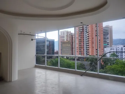 Oficina En Venta En El Poblado, Campestre. Cod V10820