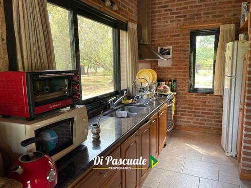 Imagen 19 de 26 de Chalet De Categoría Sobre 10.000 M2 - Chacras Los Robles De Carlos Keen