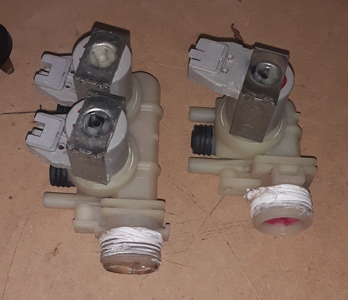 Imagen 3 de 10 de Lavadora Carga Frontal Ariston. Para Reparar. 6 Kg.