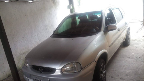 Corsa Hatch 2001, Quatro Portas, Básico Sem Ar-condicionado