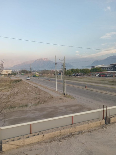 Venta Local Comercial, 3 Oficinas Vidriadas, 1 Baño, 1 Sala De Espera, 1 Cocina.