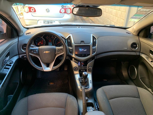 Imagen 4 de 9 de Chevrolet Cruze Lt