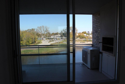 Imagen 4 de 8 de Venta Departamento En Dúplex 4 Ambientes En Tigre Con Vistas Al Puerto De Venice