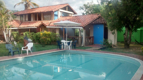 Imagen 1 de 13 de Espectacular-casa-quinta-privada-5-habitaciones-piscina