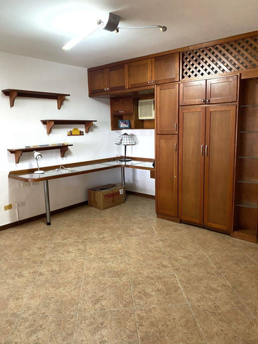 Imagen 14 de 17 de Remax Infinity Vende Bello Apartamento Dúplex En Altos Del Parral 136386 Frances Mijares 04144990396