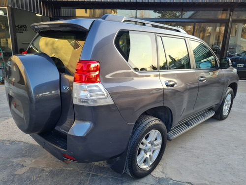 Imagen 5 de 13 de Toyota Land Cruiser Prado Vx
